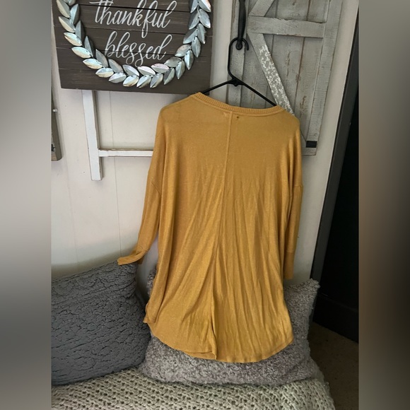 Size xxl yellow Maurice’s shirt - Picture 3 of 3